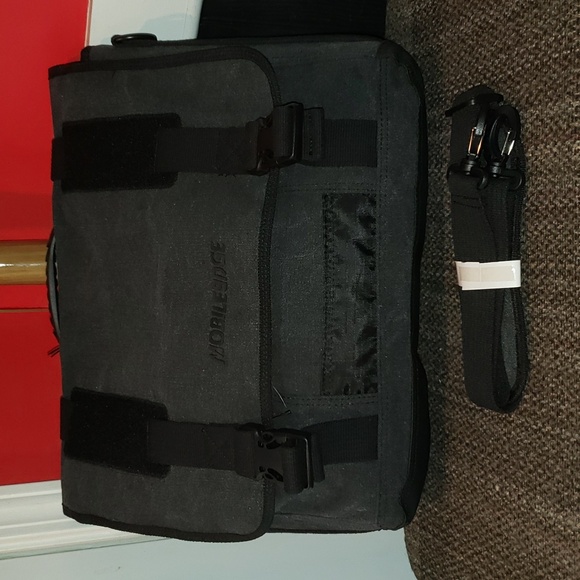 FF 💘🖤💘BRAND NEW MOBILE EDGE BLACK/GRAY 17.3" ECO-FRIENDLY LAPTOP MESSENGER - Picture 2 of 16